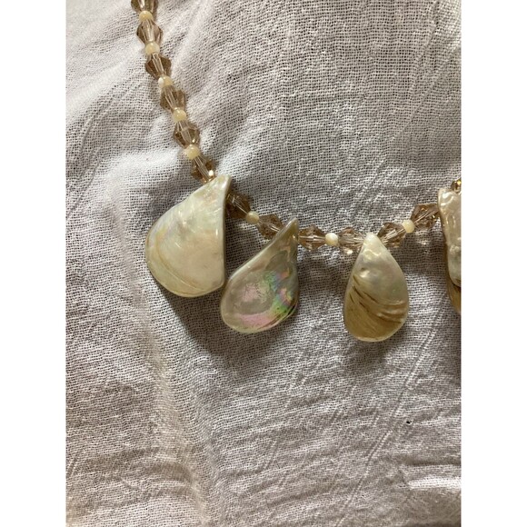 Beautiful Shell and Glass Bead Chocker Necklace Magnetic Clasp Warm Colors - Picture 8 of 12